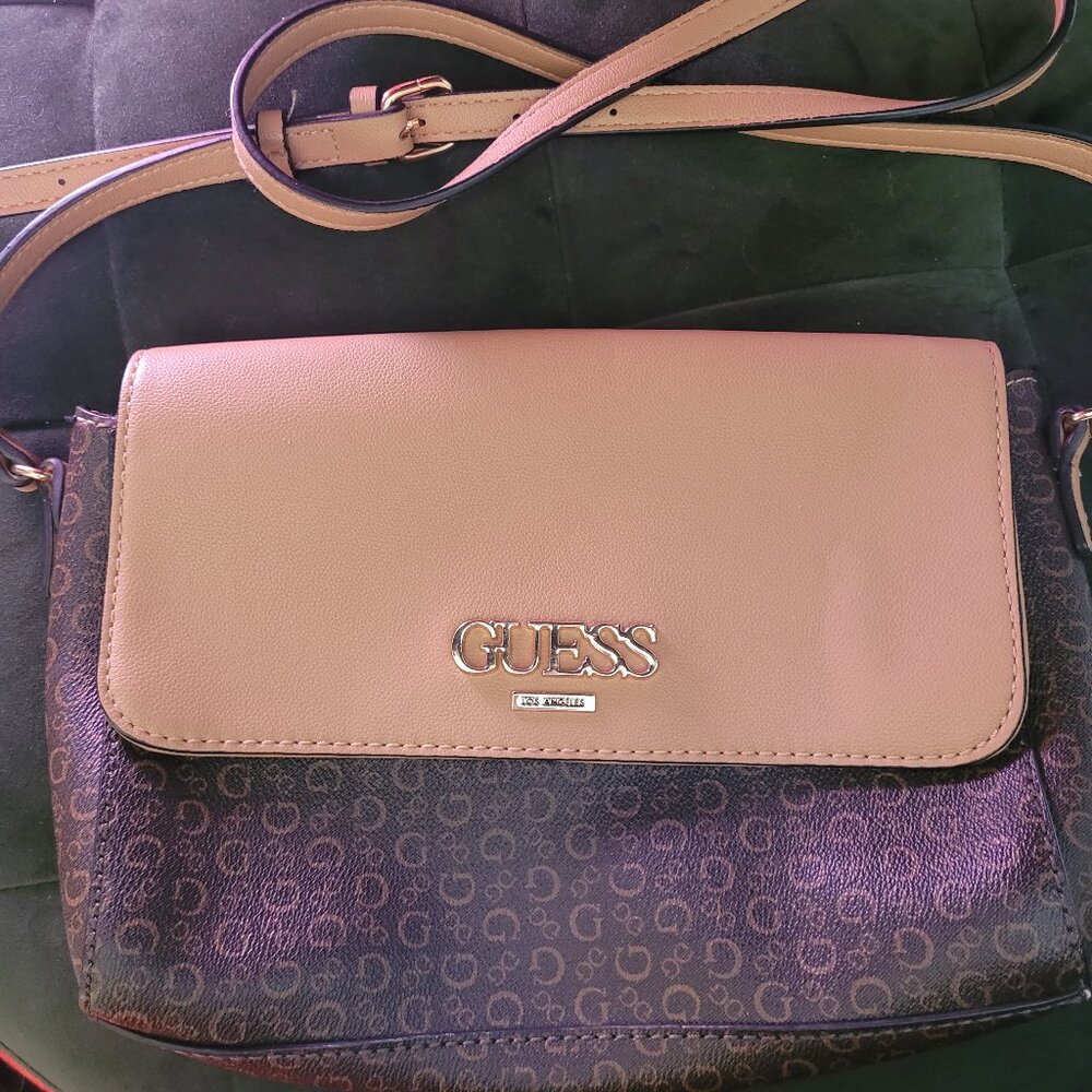 GUESS muze logo crossbody